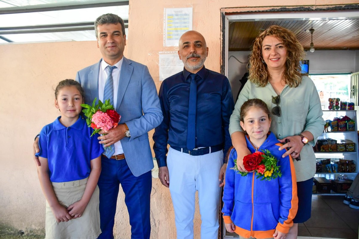 Milas İlçe Milli Eğitim Müdürü İsa Bal, Kafaca İlk-Ortaokulu’nda öğrencilerle bir araya geldi.