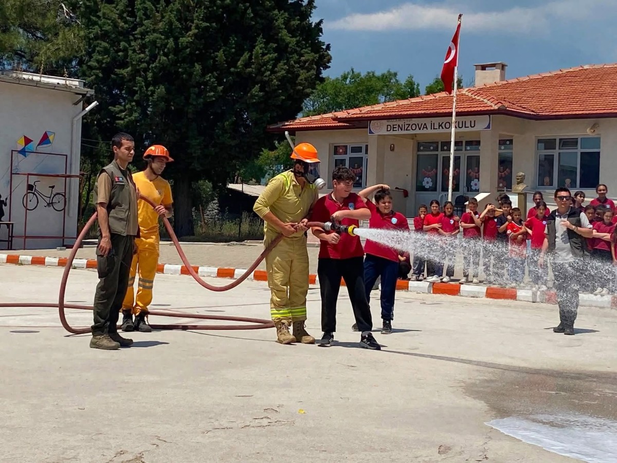 Muğla Orman İşletme Müdürlüğü’nden Denizova İlkokulu’nda Yangın Tatbikatı