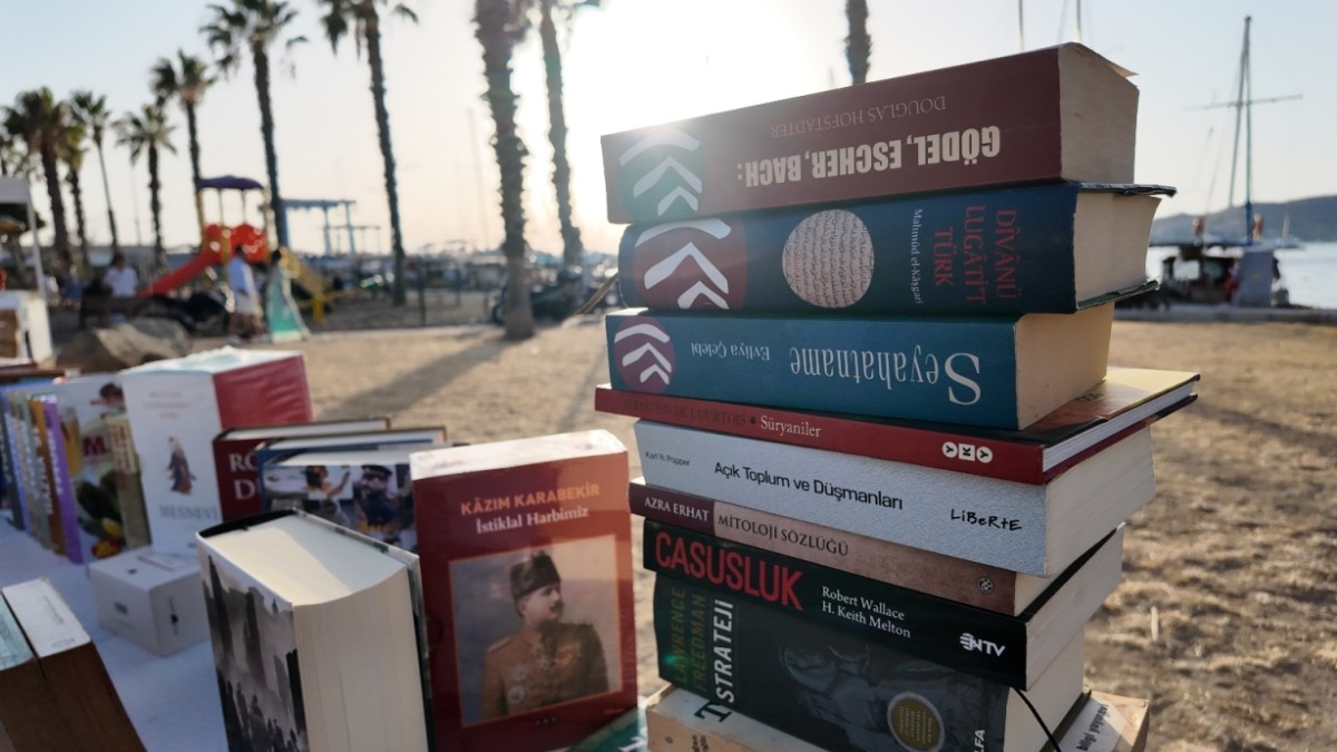 Yayınevleri ve Sahaflar Kitapseverlerle Buluşuyor